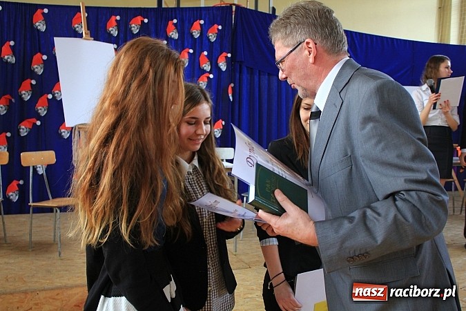 Zdjęcie w galerii na portalu naszraciborz.pl: Święto patrona w II LO na wesoło wiadomości z regionu