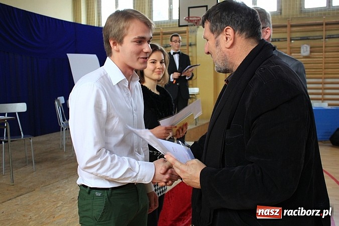 Zdjęcie w galerii na portalu naszraciborz.pl: Święto patrona w II LO na wesoło wiadomości z regionu