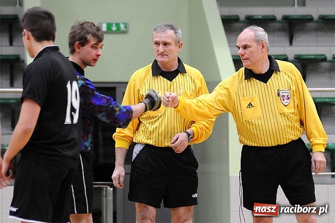 Zdjęcie w galerii na portalu naszraciborz.pl: HLPN: Nerwowo i czerwono w pierwszej lidze wiadomości z regionu