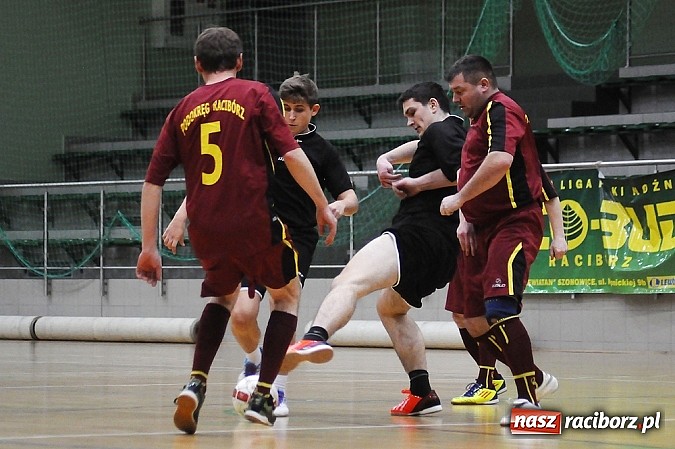 Zdjęcie w galerii na portalu naszraciborz.pl: HLPN: Nerwowo i czerwono w pierwszej lidze wiadomości z regionu