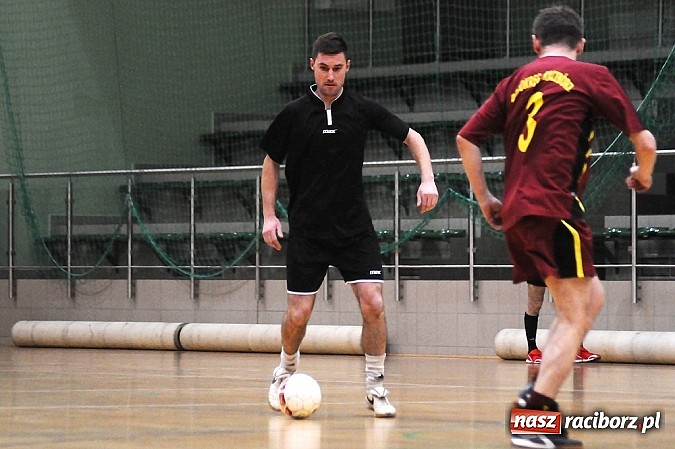 Zdjęcie w galerii na portalu naszraciborz.pl: HLPN: Nerwowo i czerwono w pierwszej lidze wiadomości z regionu