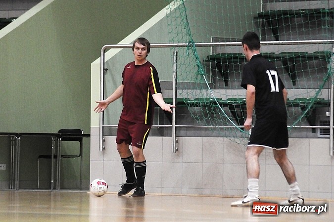 Zdjęcie w galerii na portalu naszraciborz.pl: HLPN: Nerwowo i czerwono w pierwszej lidze wiadomości z regionu