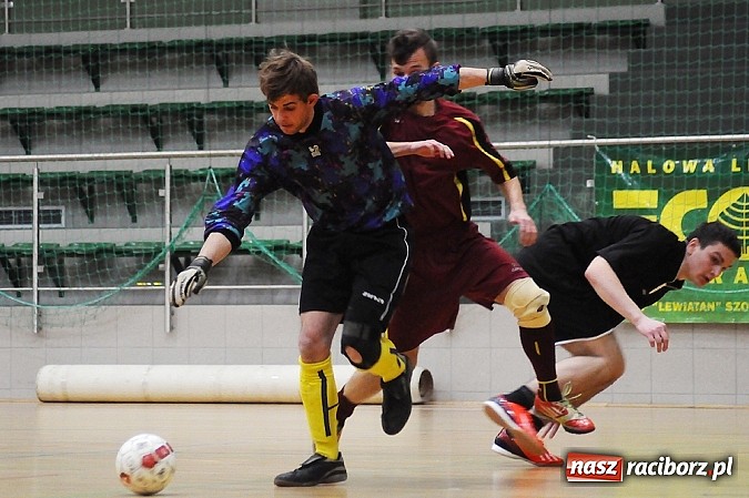 Zdjęcie w galerii na portalu naszraciborz.pl: HLPN: Nerwowo i czerwono w pierwszej lidze wiadomości z regionu