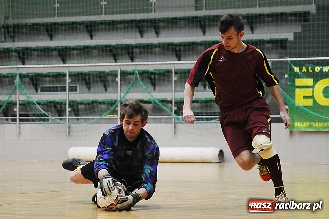 Zdjęcie w galerii na portalu naszraciborz.pl: HLPN: Nerwowo i czerwono w pierwszej lidze wiadomości z regionu