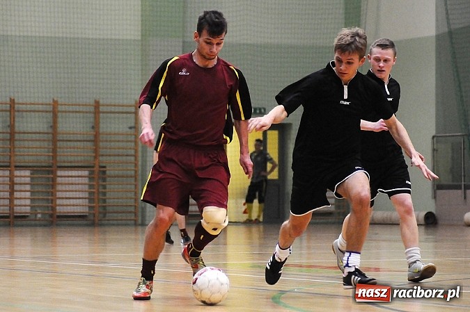 Zdjęcie w galerii na portalu naszraciborz.pl: HLPN: Nerwowo i czerwono w pierwszej lidze wiadomości z regionu
