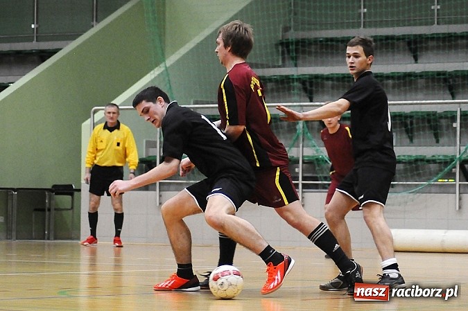 Zdjęcie w galerii na portalu naszraciborz.pl: HLPN: Nerwowo i czerwono w pierwszej lidze wiadomości z regionu