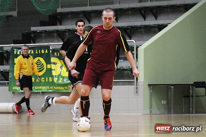 Zdjęcie w galerii na portalu naszraciborz.pl: HLPN: Nerwowo i czerwono w pierwszej lidze wiadomości z regionu