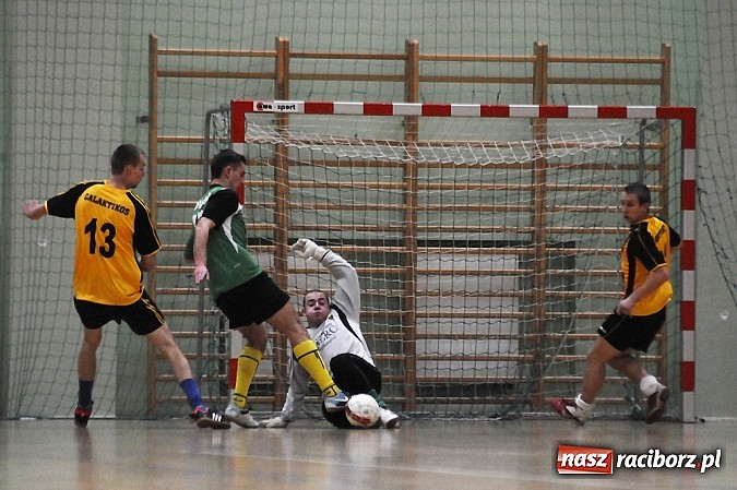 Zdjęcie w galerii na portalu naszraciborz.pl: HLPN: Nerwowo i czerwono w pierwszej lidze wiadomości z regionu