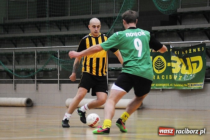 Zdjęcie w galerii na portalu naszraciborz.pl: HLPN: Nerwowo i czerwono w pierwszej lidze wiadomości z regionu