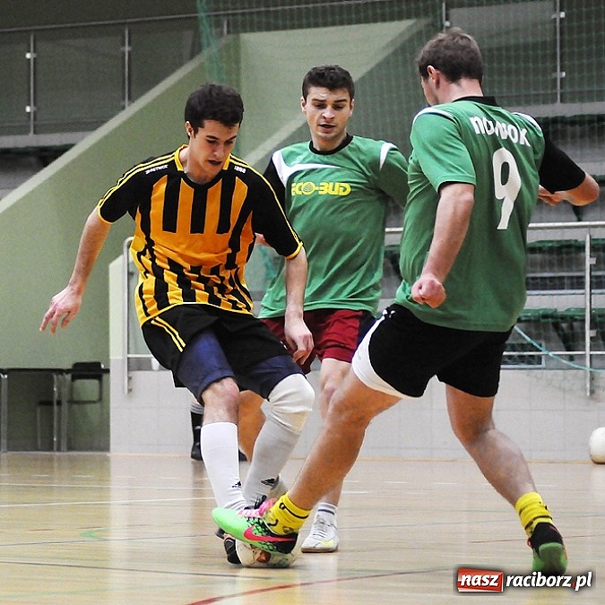 Zdjęcie w galerii na portalu naszraciborz.pl: HLPN: Nerwowo i czerwono w pierwszej lidze wiadomości z regionu