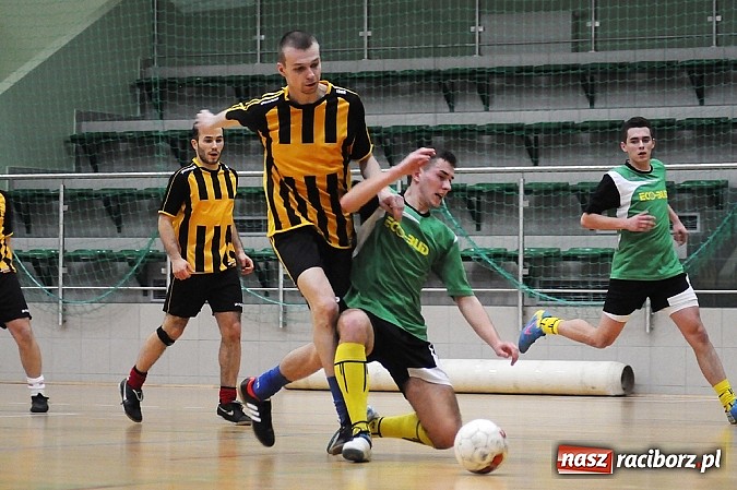 Zdjęcie w galerii na portalu naszraciborz.pl: HLPN: Nerwowo i czerwono w pierwszej lidze wiadomości z regionu