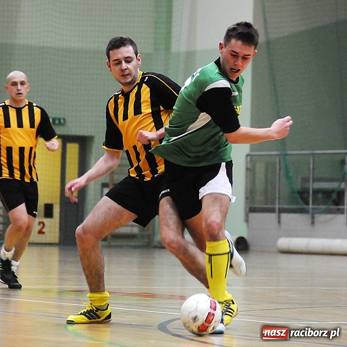 Zdjęcie w galerii na portalu naszraciborz.pl: HLPN: Nerwowo i czerwono w pierwszej lidze wiadomości z regionu