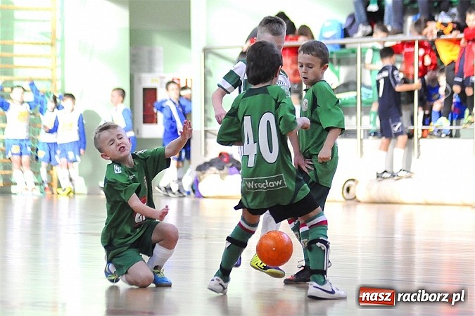 Zdjęcie w galerii na portalu naszraciborz.pl: Młodzi piłkarze walczyli w Rafako Arena wiadomości z regionu