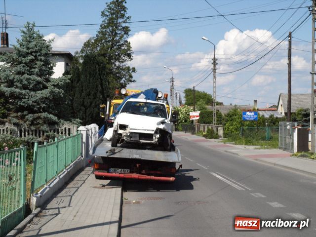 Zdjęcie w galerii na portalu naszraciborz.pl: Kolizja spowodowała wielki korek wiadomości z regionu