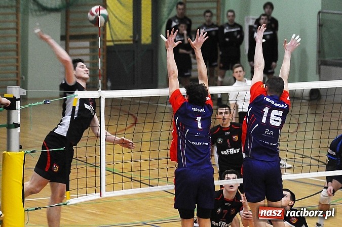 Zdjęcie w galerii na portalu naszraciborz.pl: AZS Rafako pokonany w derbach wiadomości z regionu