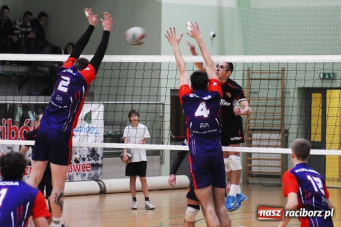 Zdjęcie w galerii na portalu naszraciborz.pl: AZS Rafako pokonany w derbach wiadomości z regionu