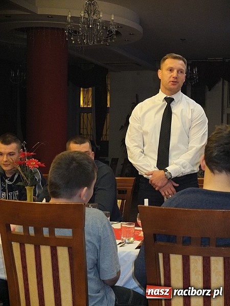 Zdjęcie w galerii na portalu naszraciborz.pl: Wigilijka u Łamatorów i Spartan wiadomości z regionu