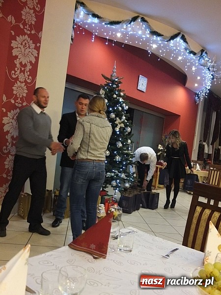 Zdjęcie w galerii na portalu naszraciborz.pl: Wigilijka u Łamatorów i Spartan wiadomości z regionu