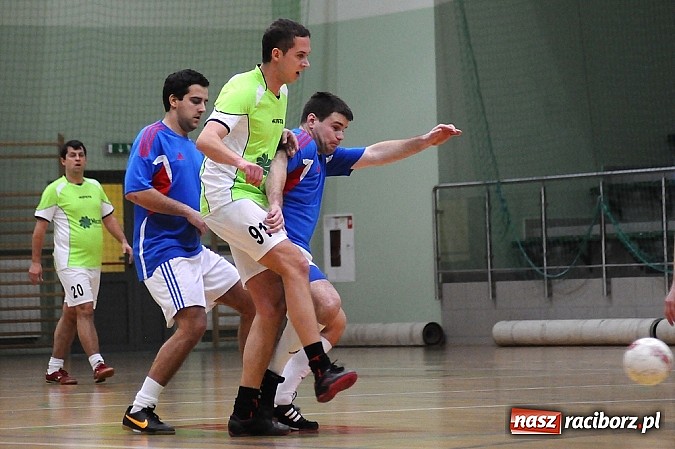 Zdjęcie w galerii na portalu naszraciborz.pl: Byki pokonały Żorską. Tritle i Feniks ciągle niepokonani wiadomości z regionu