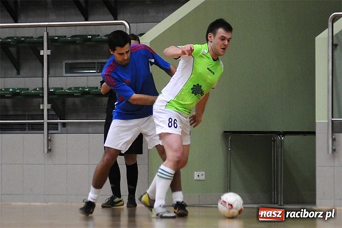 Zdjęcie w galerii na portalu naszraciborz.pl: Byki pokonały Żorską. Tritle i Feniks ciągle niepokonani wiadomości z regionu