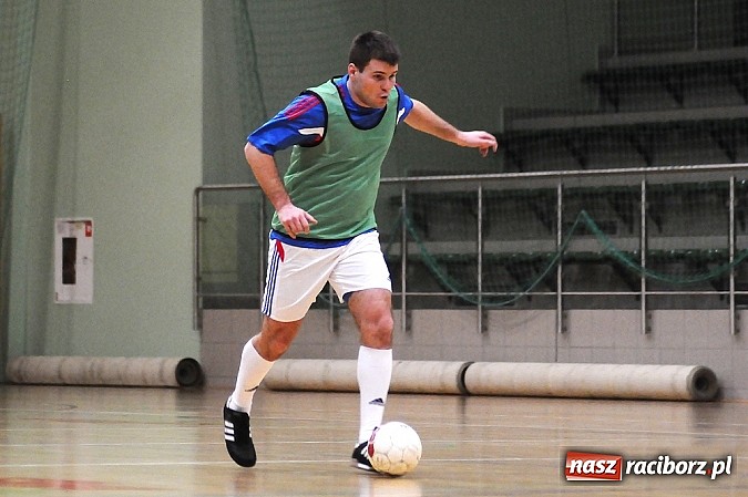 Zdjęcie w galerii na portalu naszraciborz.pl: Byki pokonały Żorską. Tritle i Feniks ciągle niepokonani wiadomości z regionu