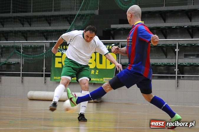 Zdjęcie w galerii na portalu naszraciborz.pl: Byki pokonały Żorską. Tritle i Feniks ciągle niepokonani wiadomości z regionu