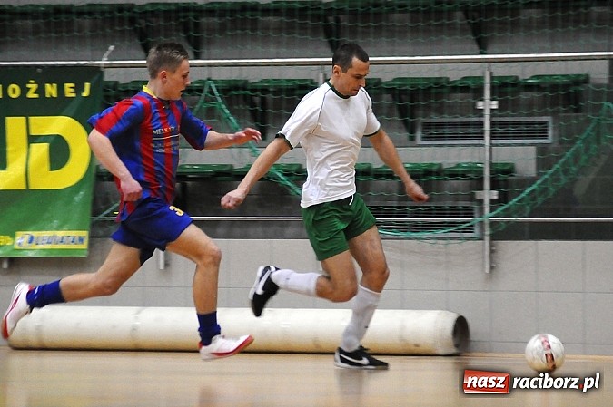 Zdjęcie w galerii na portalu naszraciborz.pl: Byki pokonały Żorską. Tritle i Feniks ciągle niepokonani wiadomości z regionu