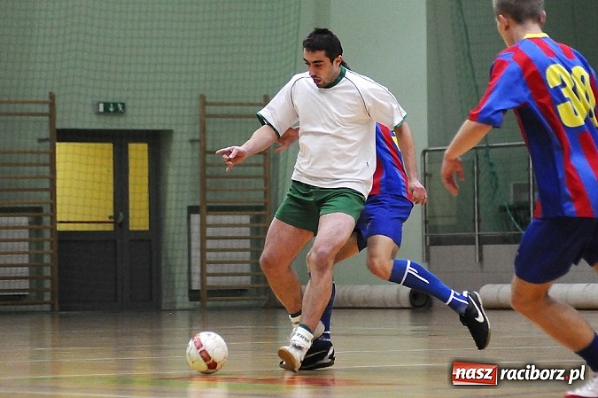 Zdjęcie w galerii na portalu naszraciborz.pl: Byki pokonały Żorską. Tritle i Feniks ciągle niepokonani wiadomości z regionu