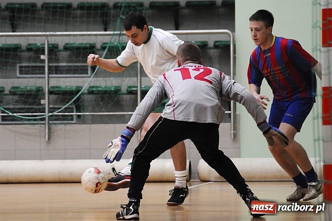 Zdjęcie w galerii na portalu naszraciborz.pl: Byki pokonały Żorską. Tritle i Feniks ciągle niepokonani wiadomości z regionu