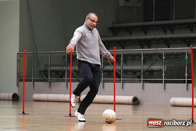 Zdjęcie w galerii na portalu naszraciborz.pl: Byki pokonały Żorską. Tritle i Feniks ciągle niepokonani wiadomości z regionu