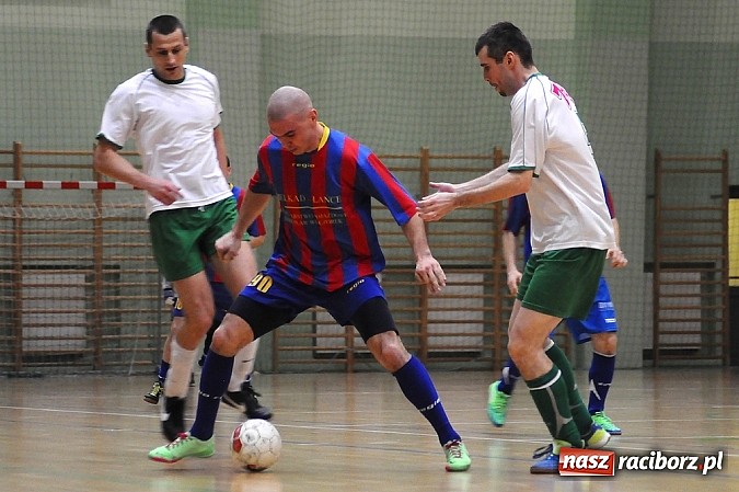 Zdjęcie w galerii na portalu naszraciborz.pl: Byki pokonały Żorską. Tritle i Feniks ciągle niepokonani wiadomości z regionu