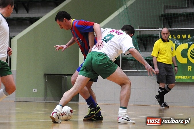 Zdjęcie w galerii na portalu naszraciborz.pl: Byki pokonały Żorską. Tritle i Feniks ciągle niepokonani wiadomości z regionu