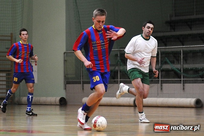 Zdjęcie w galerii na portalu naszraciborz.pl: Byki pokonały Żorską. Tritle i Feniks ciągle niepokonani wiadomości z regionu