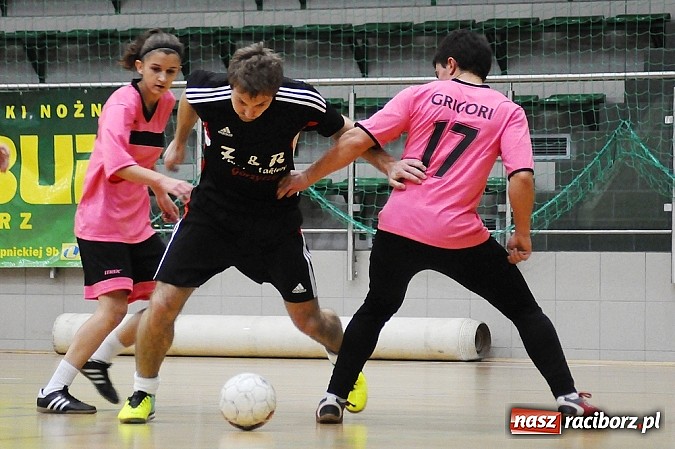 Zdjęcie w galerii na portalu naszraciborz.pl: Byki pokonały Żorską. Tritle i Feniks ciągle niepokonani wiadomości z regionu