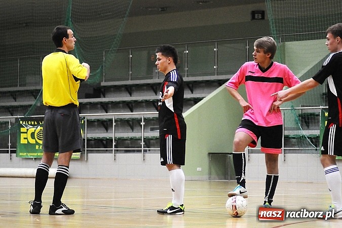 Zdjęcie w galerii na portalu naszraciborz.pl: Byki pokonały Żorską. Tritle i Feniks ciągle niepokonani wiadomości z regionu