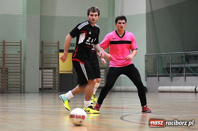 Zdjęcie w galerii na portalu naszraciborz.pl: Byki pokonały Żorską. Tritle i Feniks ciągle niepokonani wiadomości z regionu