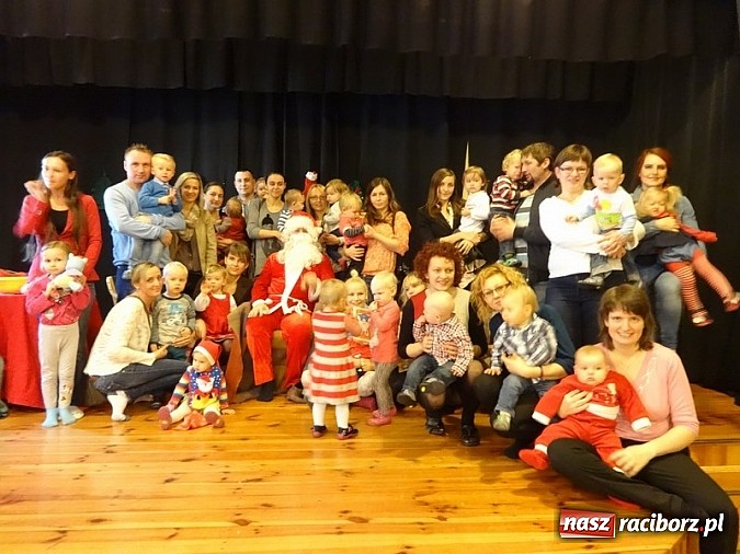 Zdjęcie w galerii na portalu naszraciborz.pl: Dzieci z Fiku-miku pożegnały stary rok wiadomości z regionu