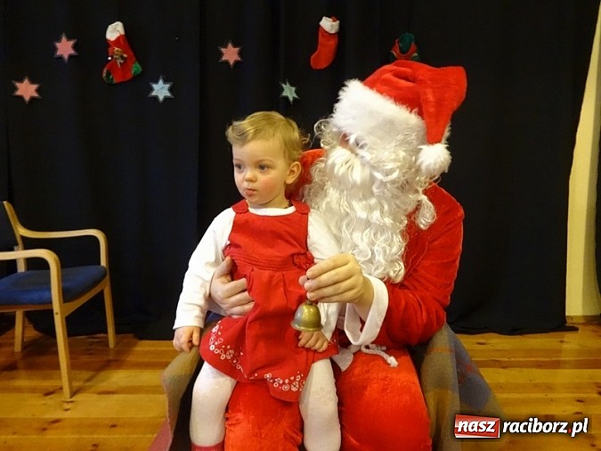 Zdjęcie w galerii na portalu naszraciborz.pl: Dzieci z Fiku-miku pożegnały stary rok wiadomości z regionu