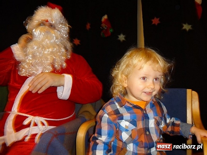 Zdjęcie w galerii na portalu naszraciborz.pl: Dzieci z Fiku-miku pożegnały stary rok wiadomości z regionu