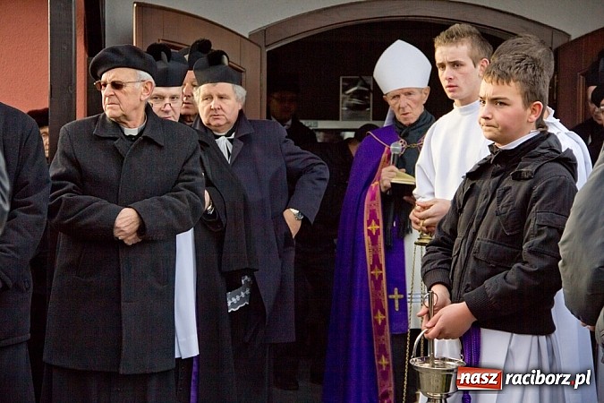 Zdjęcie w galerii na portalu naszraciborz.pl: W rodzinnym Borucinie pożegnano ks. prałata Herberta Hlubka wiadomości z regionu