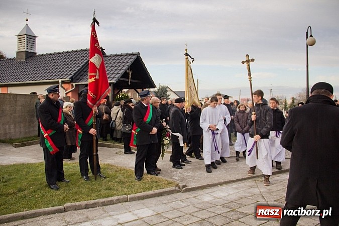 Zdjęcie w galerii na portalu naszraciborz.pl: W rodzinnym Borucinie pożegnano ks. prałata Herberta Hlubka wiadomości z regionu