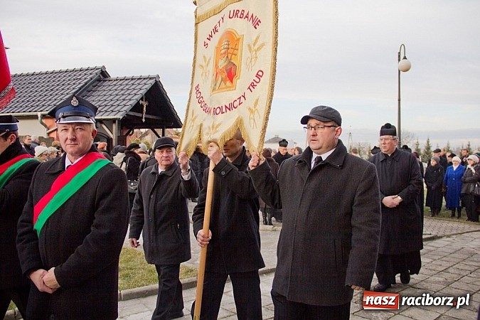 Zdjęcie w galerii na portalu naszraciborz.pl: W rodzinnym Borucinie pożegnano ks. prałata Herberta Hlubka wiadomości z regionu