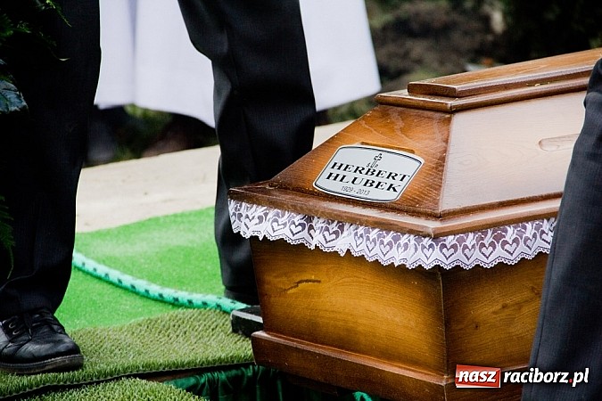 Zdjęcie w galerii na portalu naszraciborz.pl: W rodzinnym Borucinie pożegnano ks. prałata Herberta Hlubka wiadomości z regionu