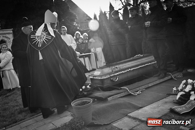Zdjęcie w galerii na portalu naszraciborz.pl: W rodzinnym Borucinie pożegnano ks. prałata Herberta Hlubka wiadomości z regionu