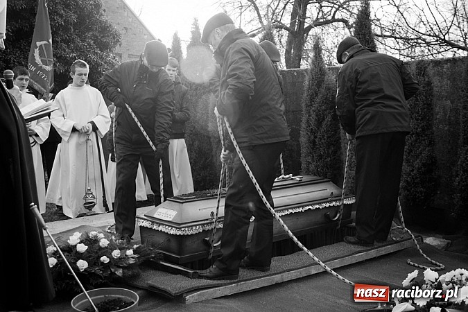 Zdjęcie w galerii na portalu naszraciborz.pl: W rodzinnym Borucinie pożegnano ks. prałata Herberta Hlubka wiadomości z regionu