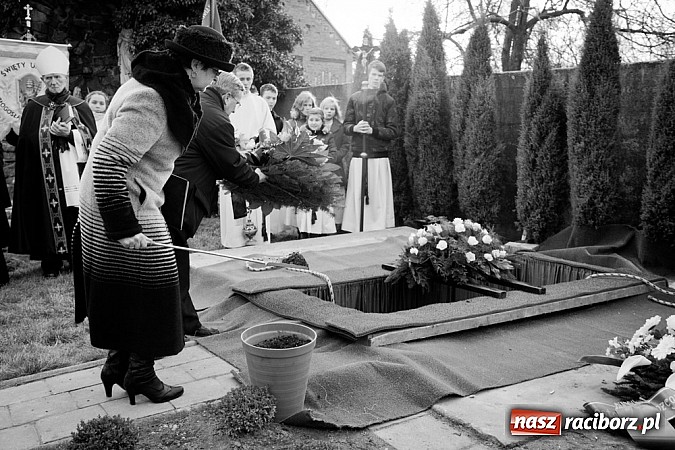 Zdjęcie w galerii na portalu naszraciborz.pl: W rodzinnym Borucinie pożegnano ks. prałata Herberta Hlubka wiadomości z regionu