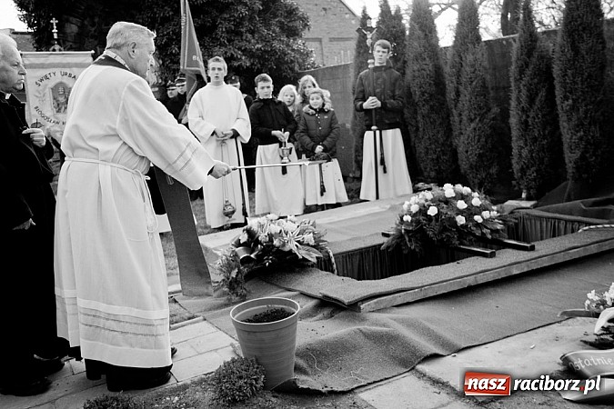 Zdjęcie w galerii na portalu naszraciborz.pl: W rodzinnym Borucinie pożegnano ks. prałata Herberta Hlubka wiadomości z regionu