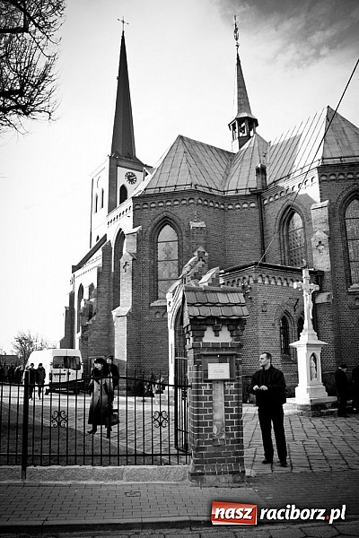 Zdjęcie w galerii na portalu naszraciborz.pl: W rodzinnym Borucinie pożegnano ks. prałata Herberta Hlubka wiadomości z regionu