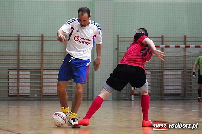 Zdjęcie w galerii na portalu naszraciborz.pl: Emocjonujący mecz w pierwszej lidze. Pokrycia lepsze od Cukierni wiadomości z regionu