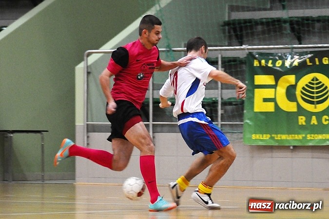 Zdjęcie w galerii na portalu naszraciborz.pl: Emocjonujący mecz w pierwszej lidze. Pokrycia lepsze od Cukierni wiadomości z regionu